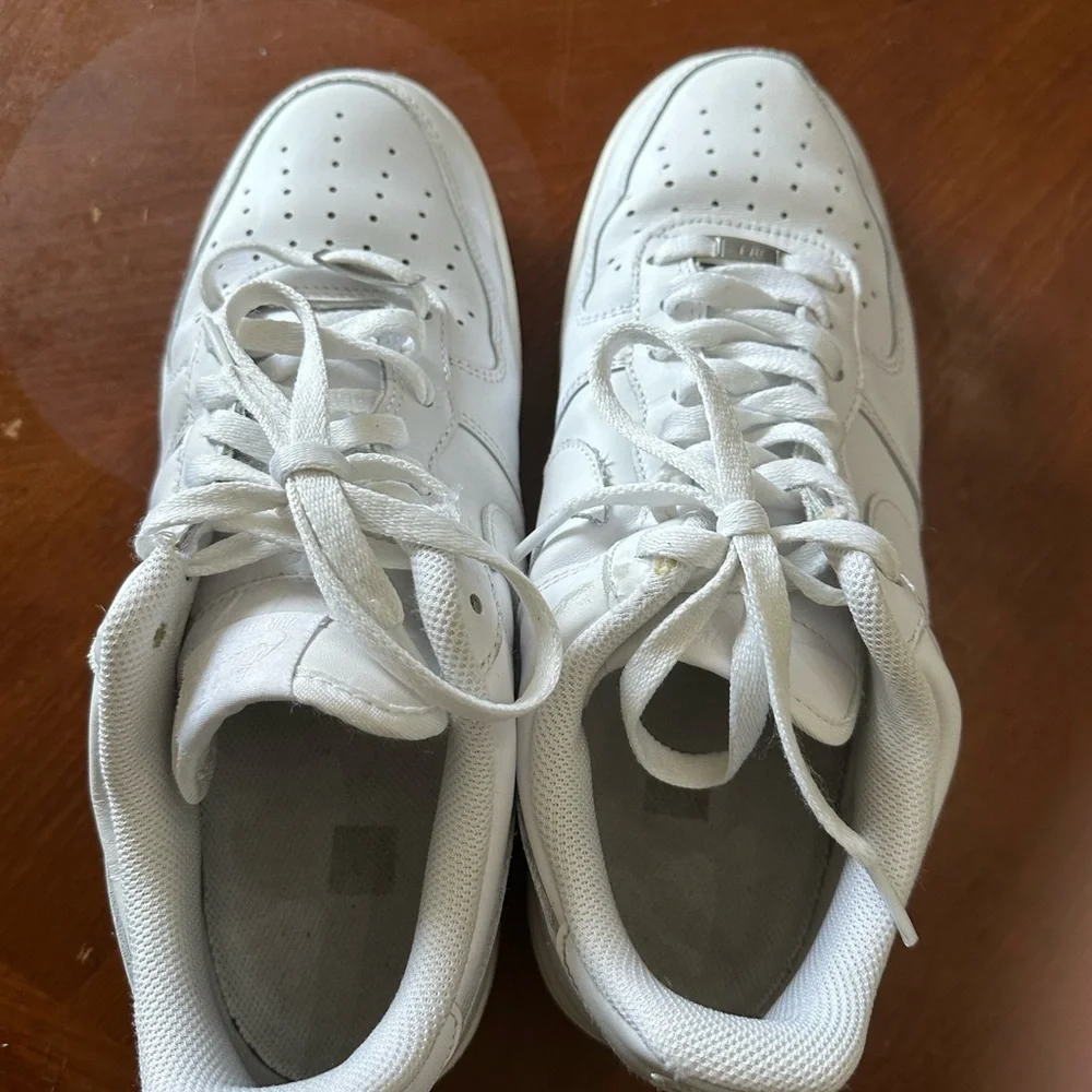 Men Nike Airforce 1s
